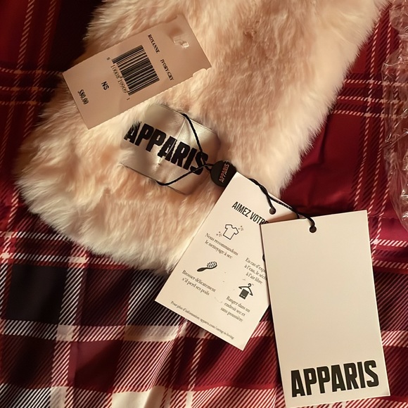 ⭐️New⭐️Apparis Furry Scarf - Picture 9 of 12